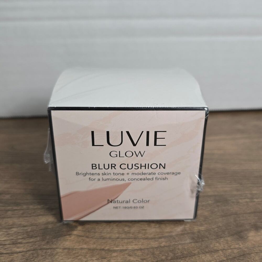 Luvie Glow Blur Cushion Foundation in the Natural Color shade Sealed New